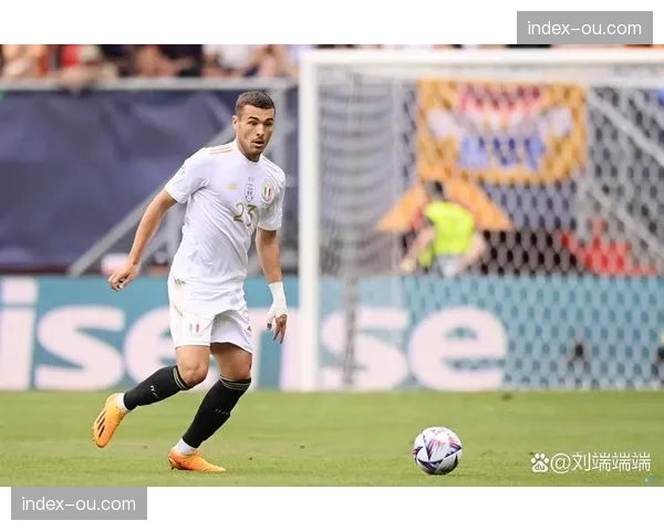 伤病速报：AC米兰后卫特奥·埃尔南德斯内收肌轻度拉伤，将缺阵两周