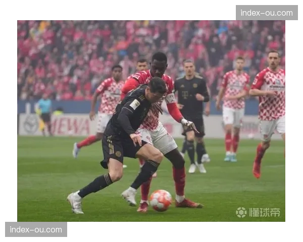 实时统计：美因茨上半场已获7次角球，但未能形成得分